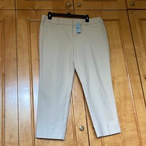 New Loft Size 12 Petite Cropped Rivera Pants in cream.. 78 % cotton.great piece
